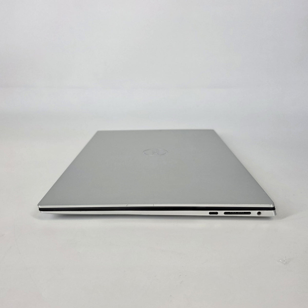 Dell XPS 15 9510 Silver 2.7 GHz Intel Core i5 11th Gen. 32GB RAM