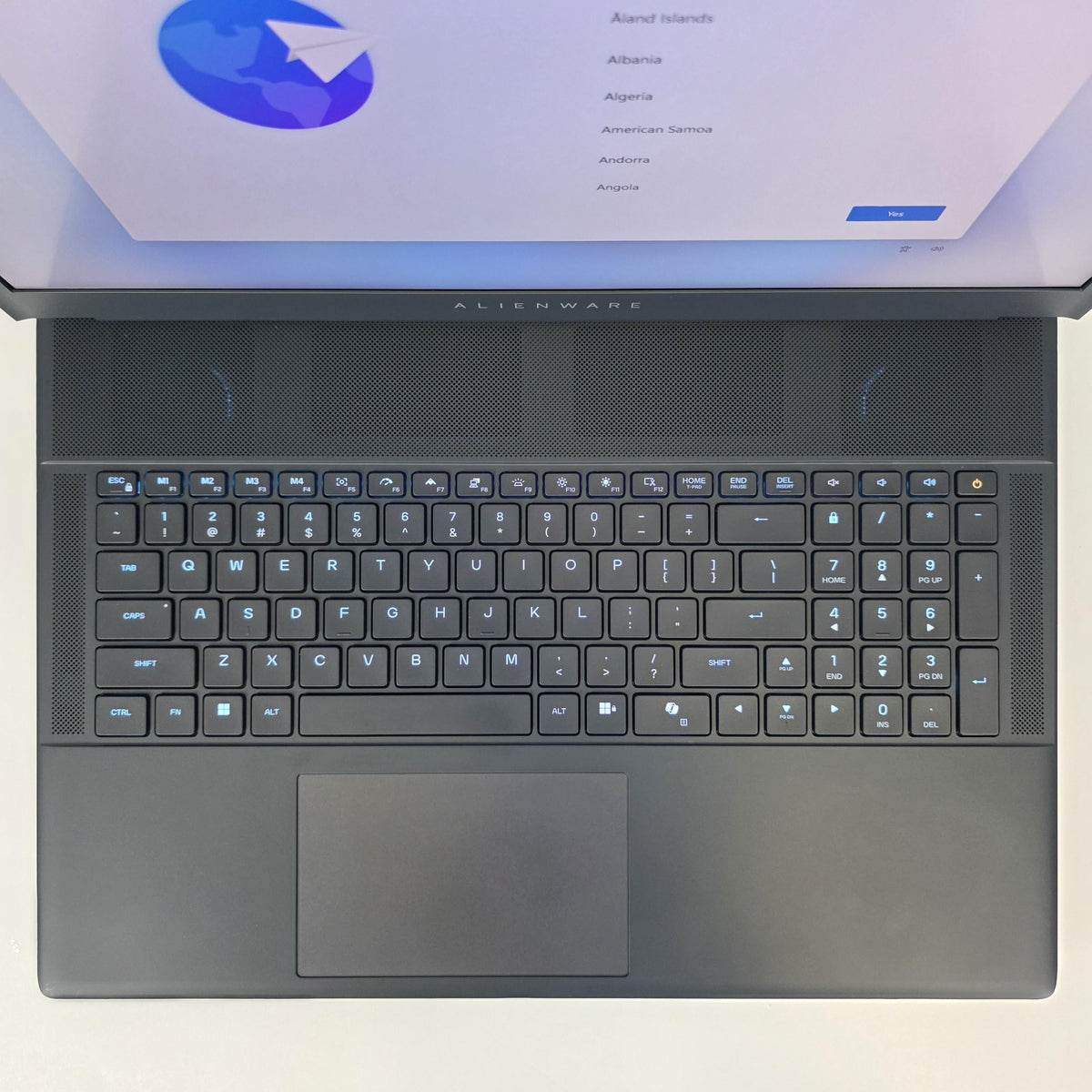 Dell Alienware 18 Area-51 Teal 2.7 GHz Intel Core Ultra 9 Series 2