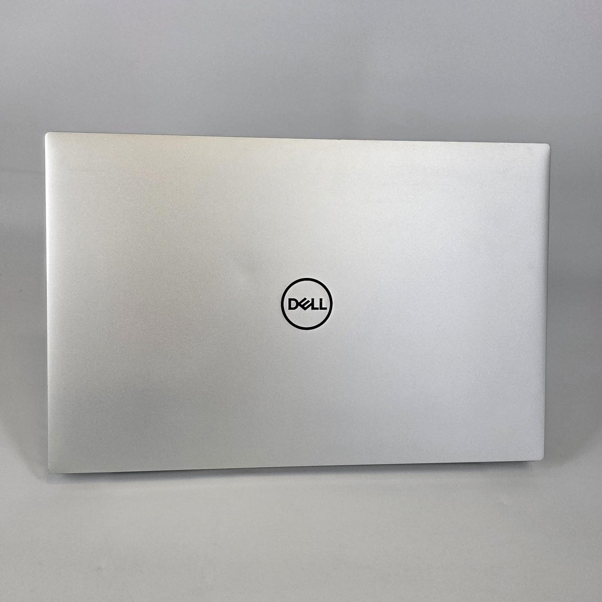 Dell XPS 17 9710 Silver 2.5 GHz Intel Core i9 11th Gen. 64GB RAM 1TB