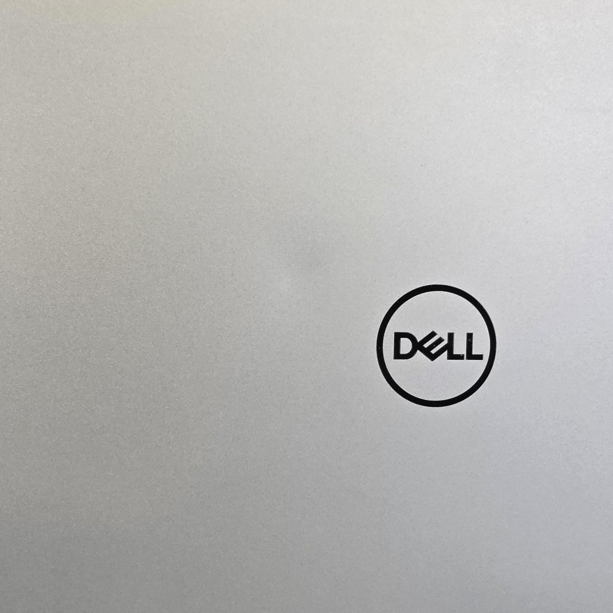 Dell XPS 17 9710 Silver 2.5 GHz Intel Core i9 11th Gen. 64GB RAM 1TB