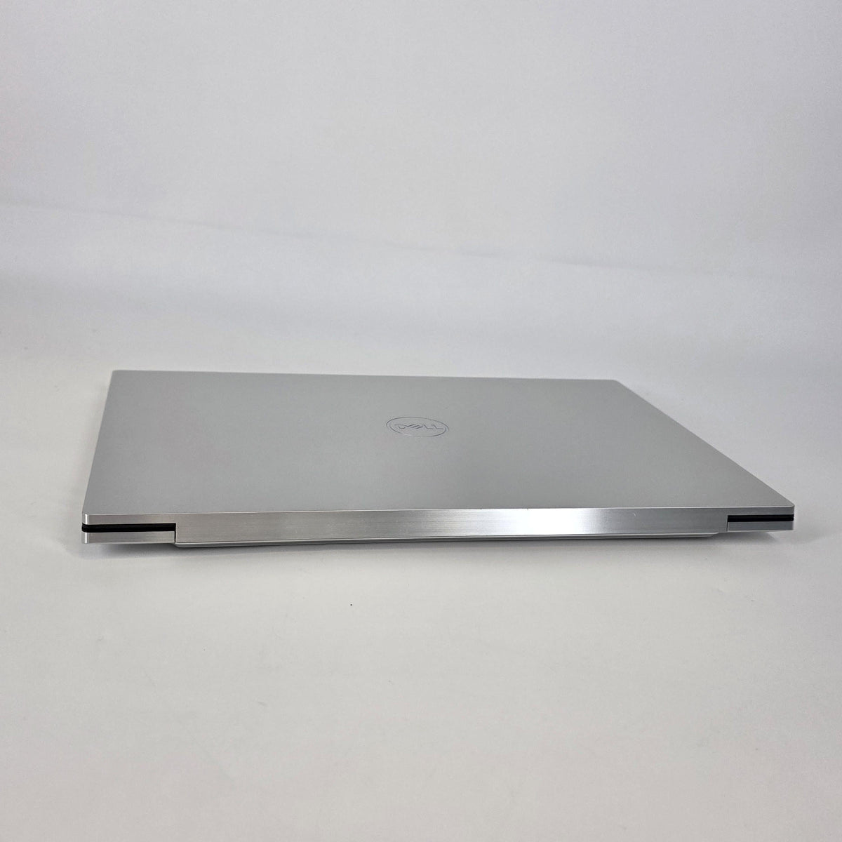 Dell XPS 17 9710 Silver 2.5 GHz Intel Core i9 11th Gen. 64GB RAM 1TB