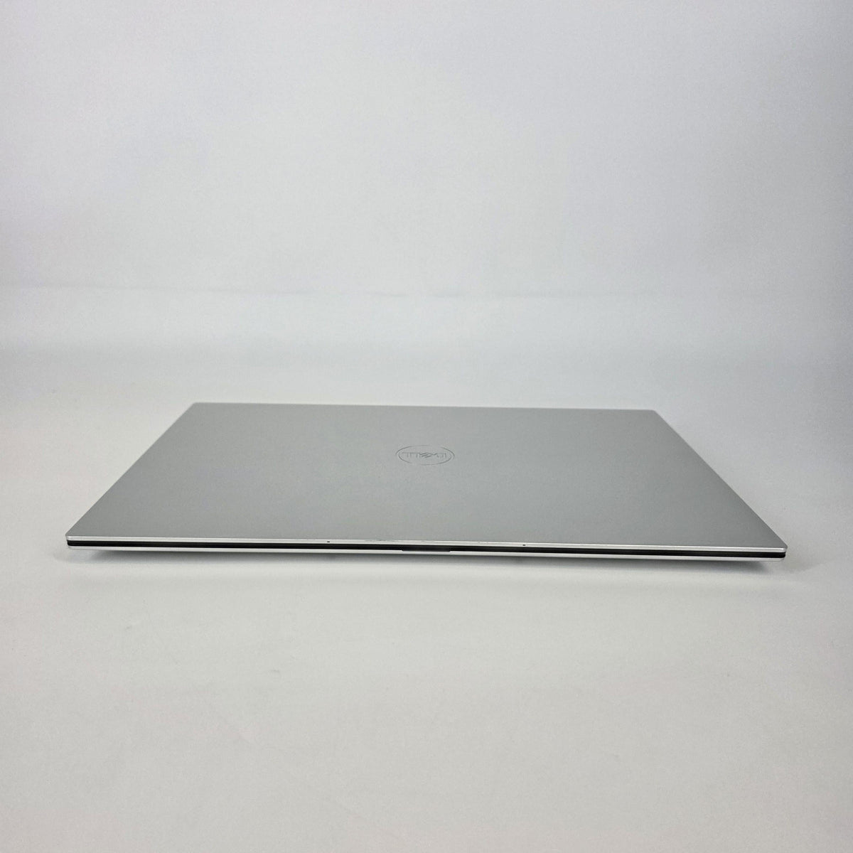 Dell XPS 17 9710 Silver 2.5 GHz Intel Core i9 11th Gen. 64GB RAM 1TB