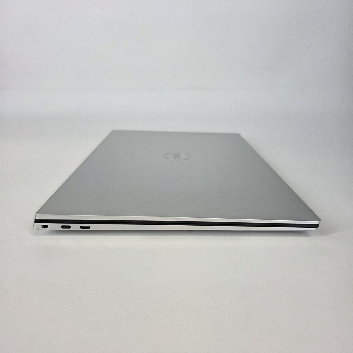 Dell XPS 17 9710 Silver 2.5 GHz Intel Core i9 11th Gen. 64GB RAM 1TB