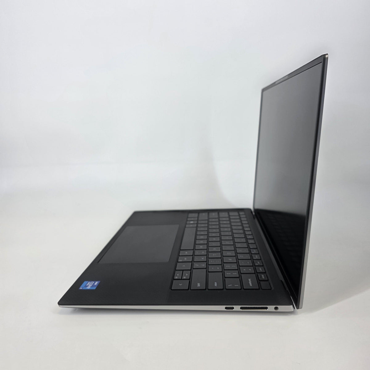 Dell Precision 5560 15.6 Gray 2.5 GHz Intel Core i7 11th Gen. 32GB