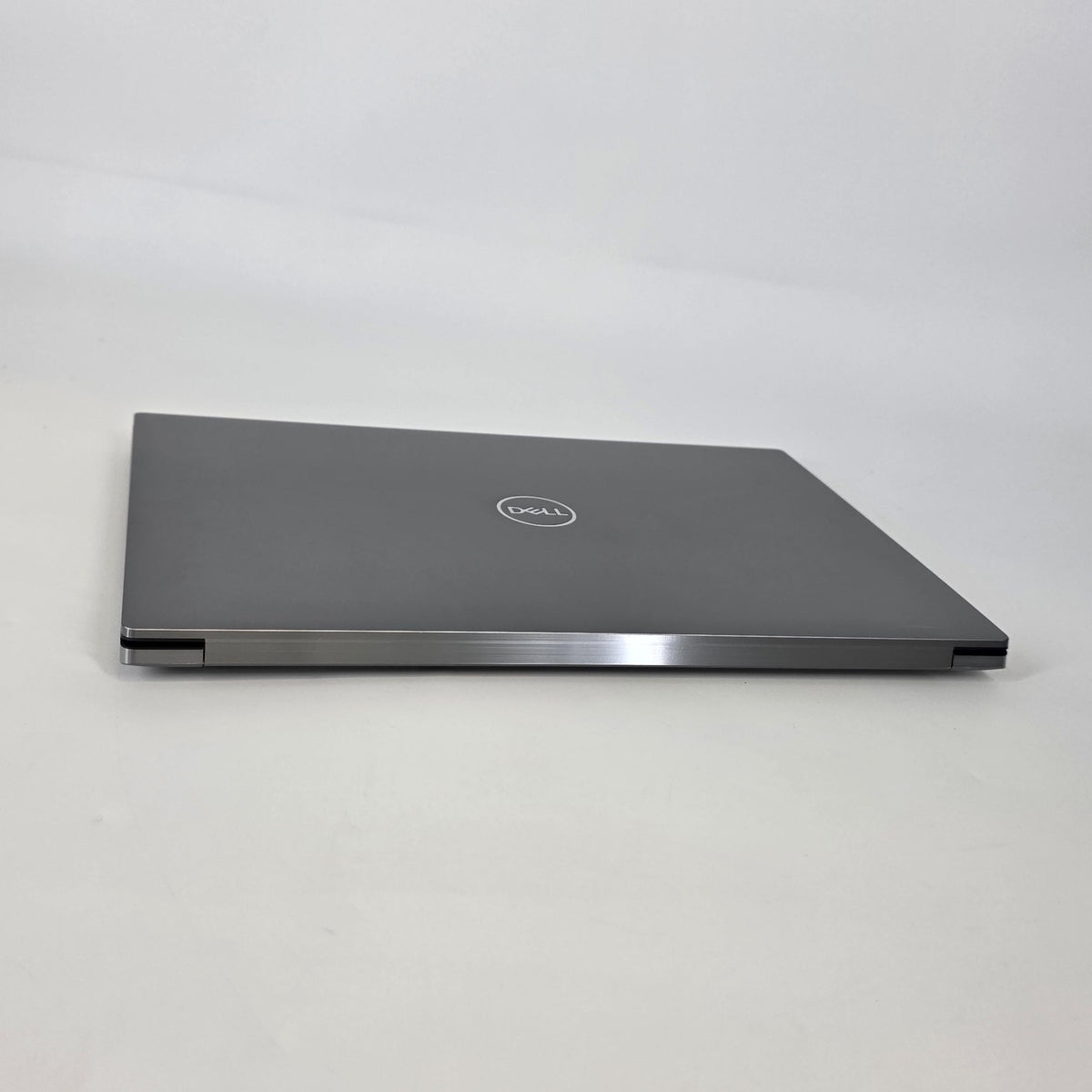 Dell Precision 5560 15.6 Gray 2.5 GHz Intel Core i7 11th Gen. 32GB