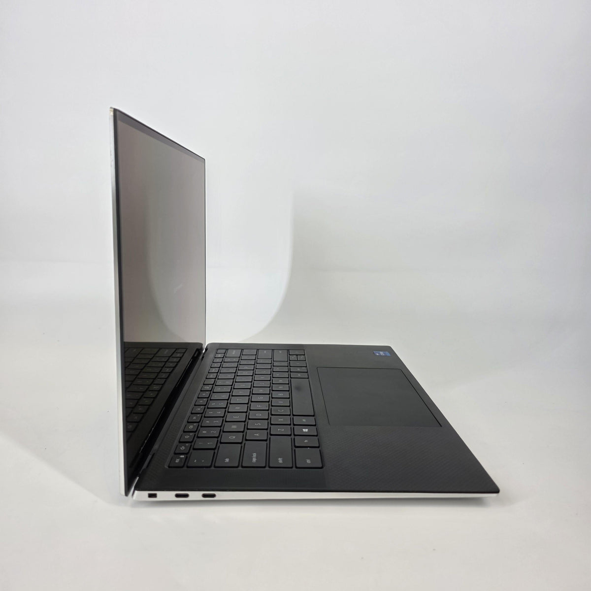 Dell XPS 15 9510 Silver 2.3 GHz Intel Core i7 11th Gen. 16GB RAM