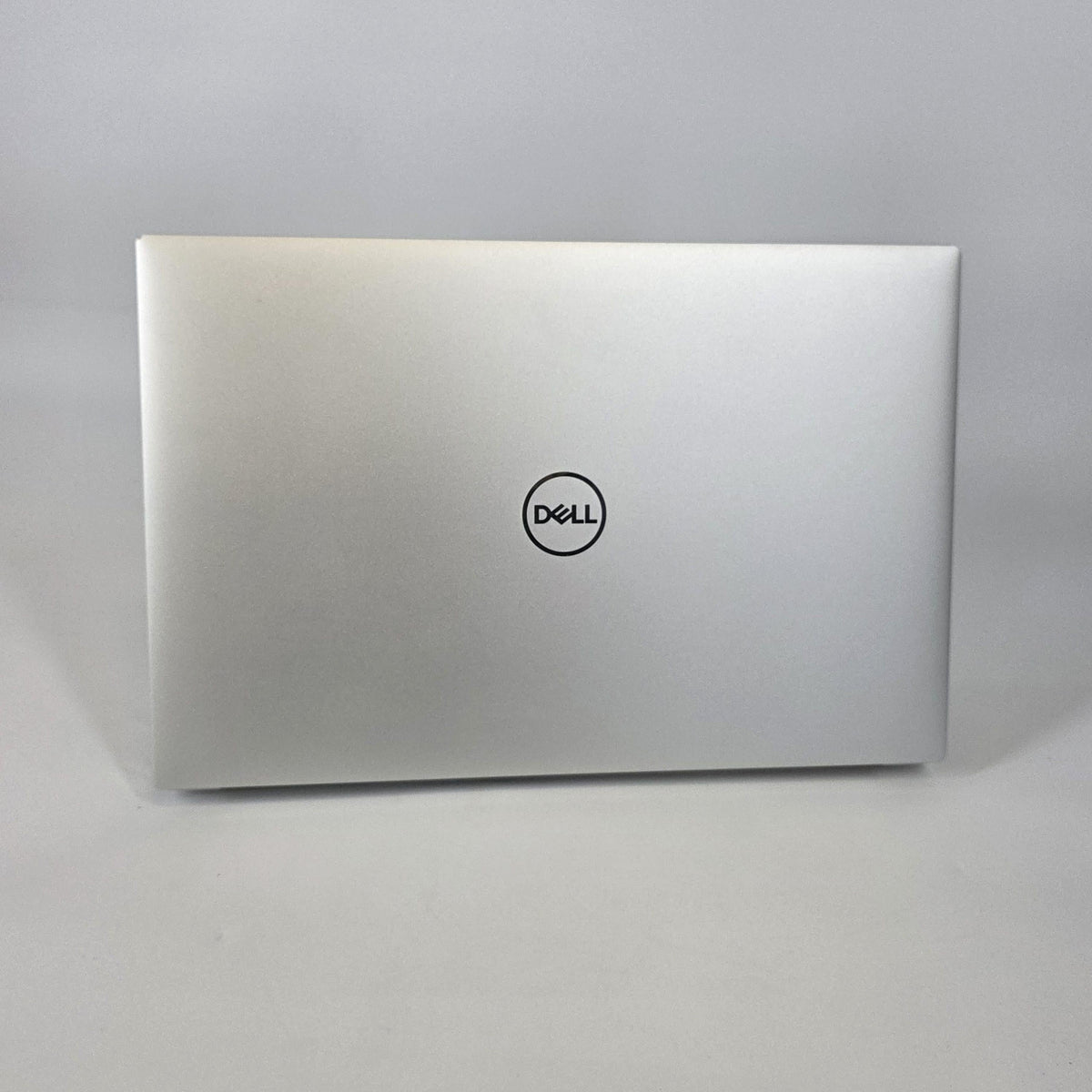 Dell XPS 15 9510 Silver 2.3 GHz Intel Core i7 11th Gen. 16GB RAM
