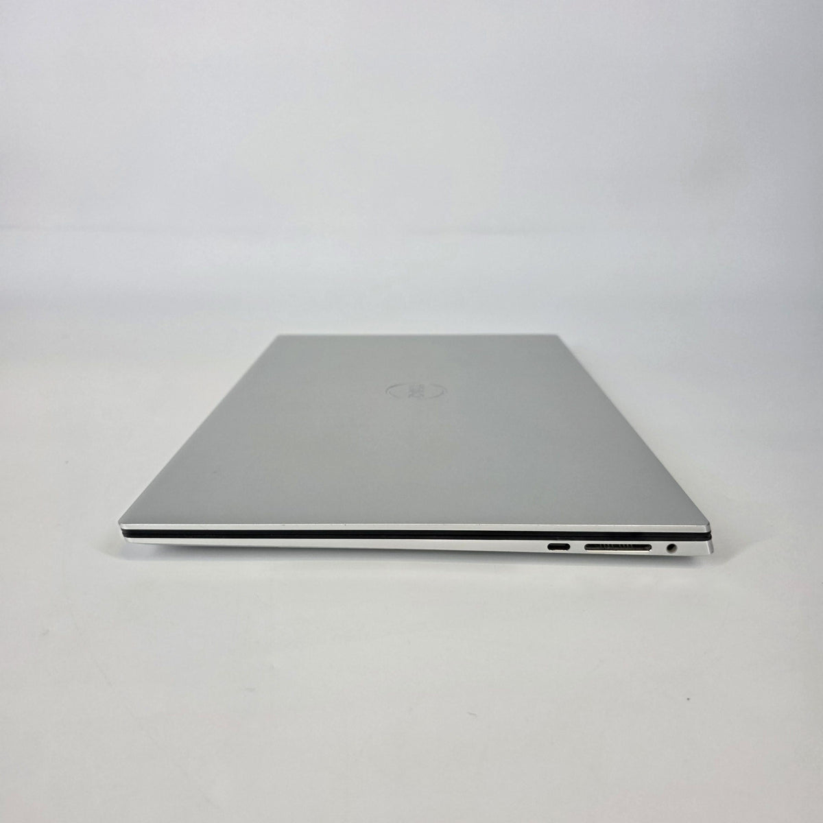 Dell XPS 15 9510 Silver 2.3 GHz Intel Core i7 11th Gen. 16GB RAM