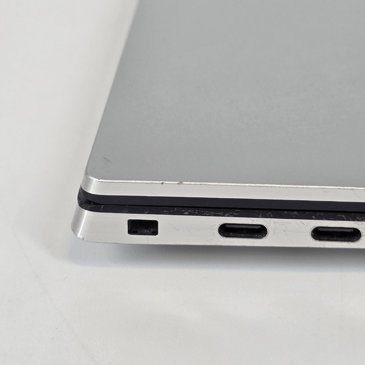 Dell XPS 15 9510 Silver 2.3 GHz Intel Core i7 11th Gen. 16GB RAM