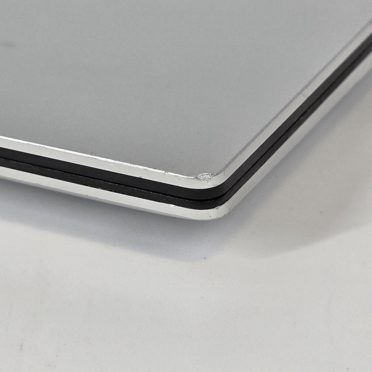 Dell XPS 15 9510 Silver 2.3 GHz Intel Core i7 11th Gen. 16GB RAM