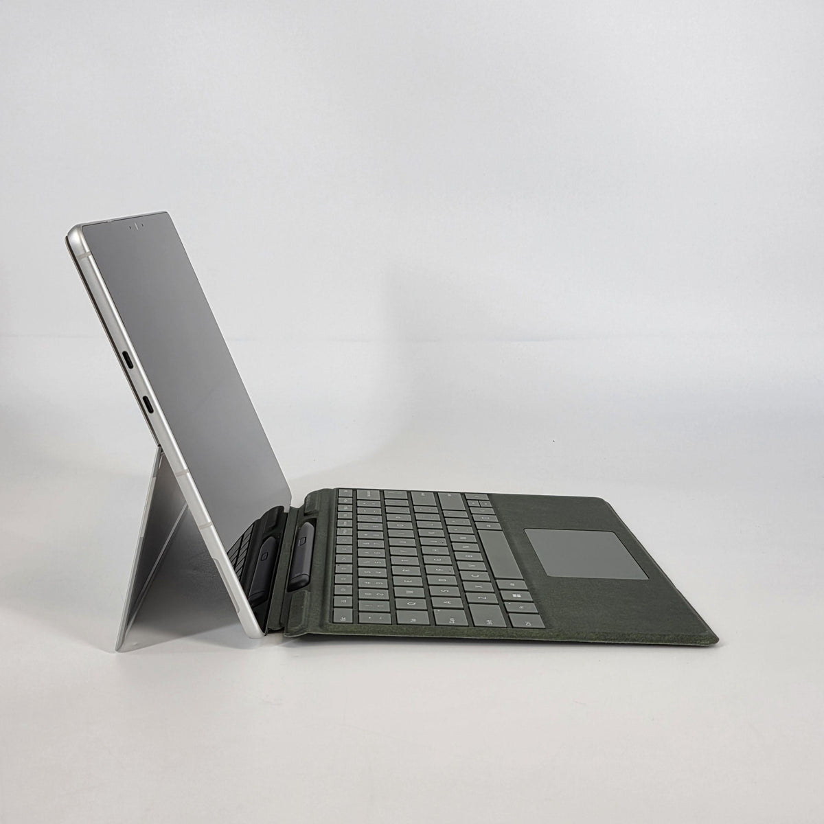 Microsoft Surface Pro 9 13 Platinum Unlocked 2.9 GHz Microsoft SQ3
