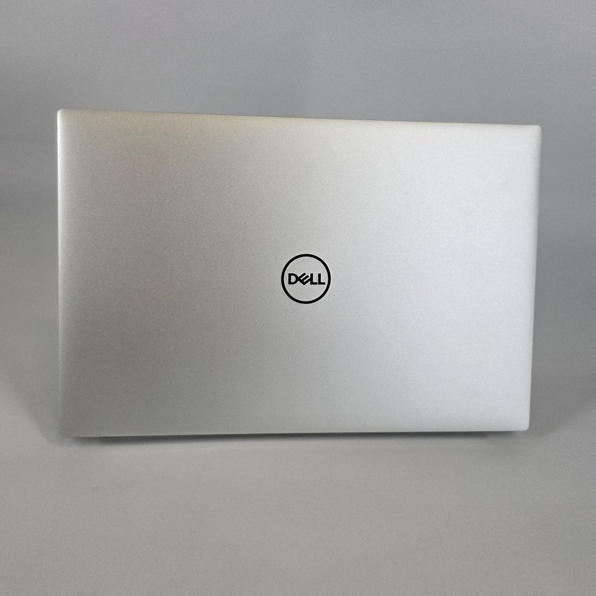 Dell XPS 15 9520 Silver 2.3 GHz Intel Core i7 12th Gen. 64GB RAM 1TB