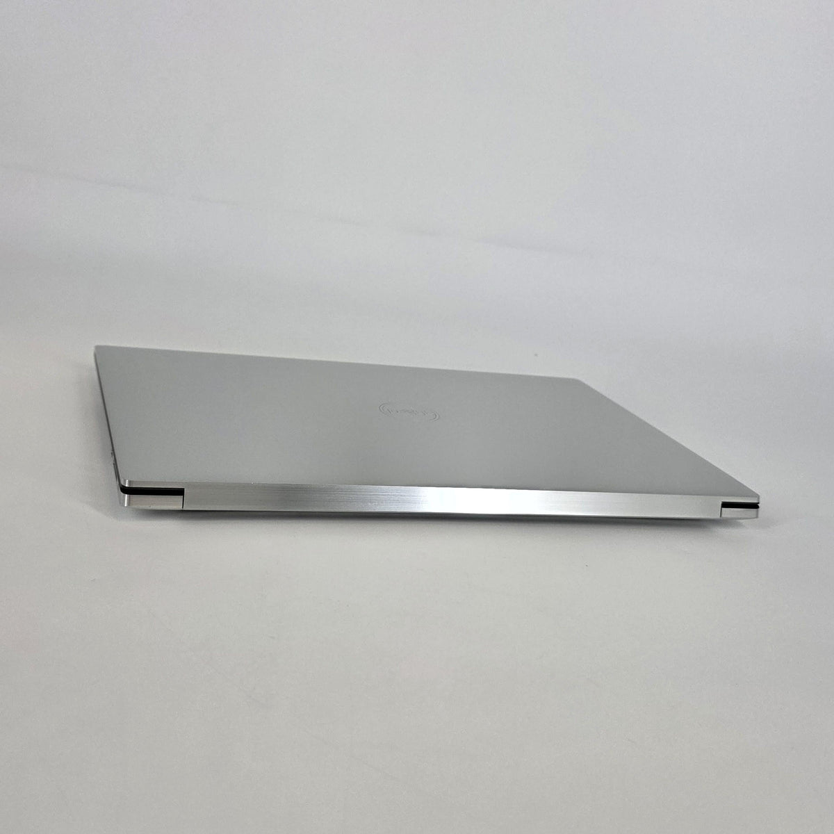 Dell XPS 15 9520 Silver 2.3 GHz Intel Core i7 12th Gen. 64GB RAM 1TB