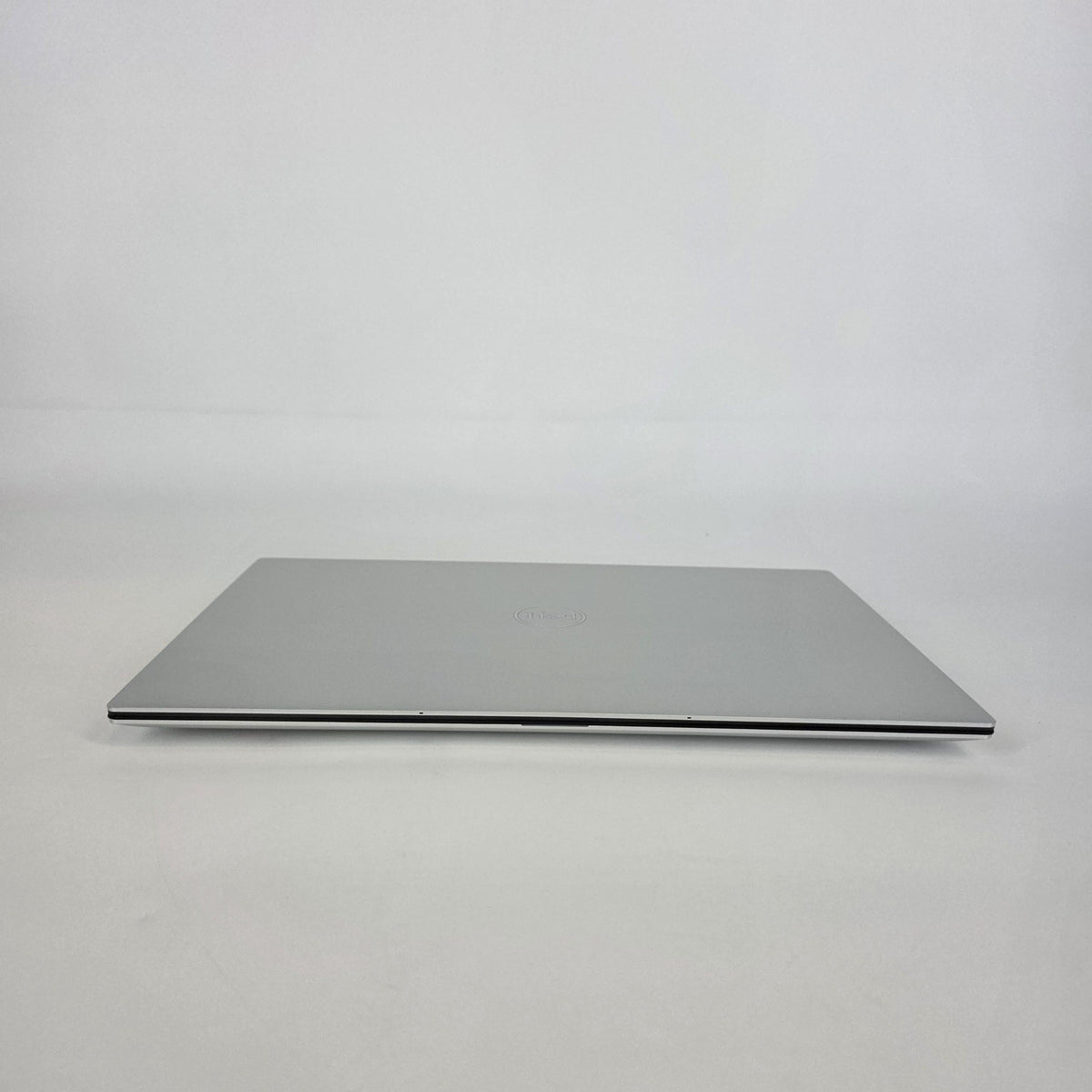 Dell XPS 15 9520 Silver 2.3 GHz Intel Core i7 12th Gen. 64GB RAM 1TB