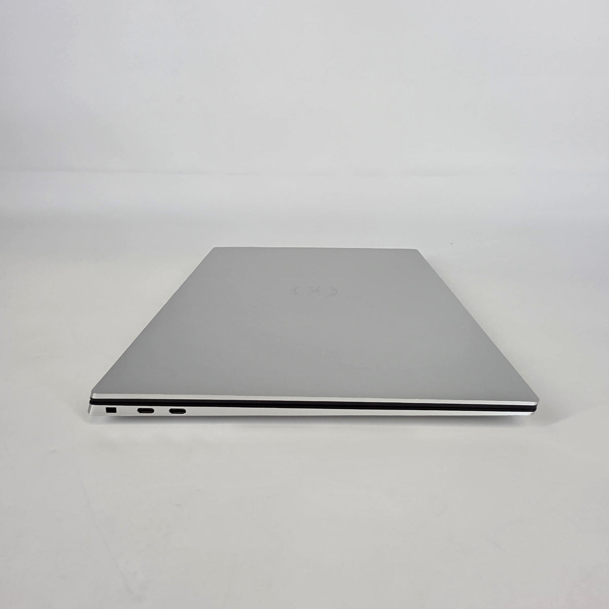 Dell XPS 15 9520 Silver 2.3 GHz Intel Core i7 12th Gen. 64GB RAM 1TB