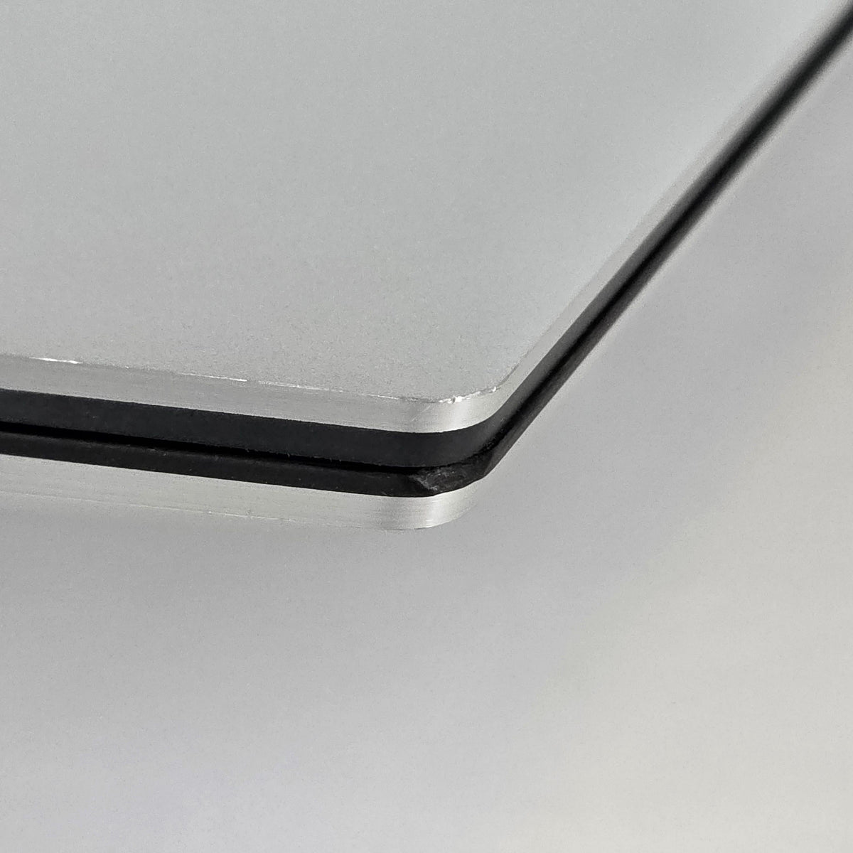 Dell XPS 15 9520 Silver 2.3 GHz Intel Core i7 12th Gen. 64GB RAM 1TB