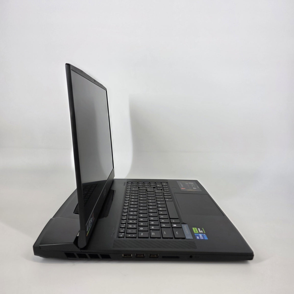 MSI Titan GT77 17.3 Black 2.0 GHz Intel Core i7 12th Gen. 32GB RAM