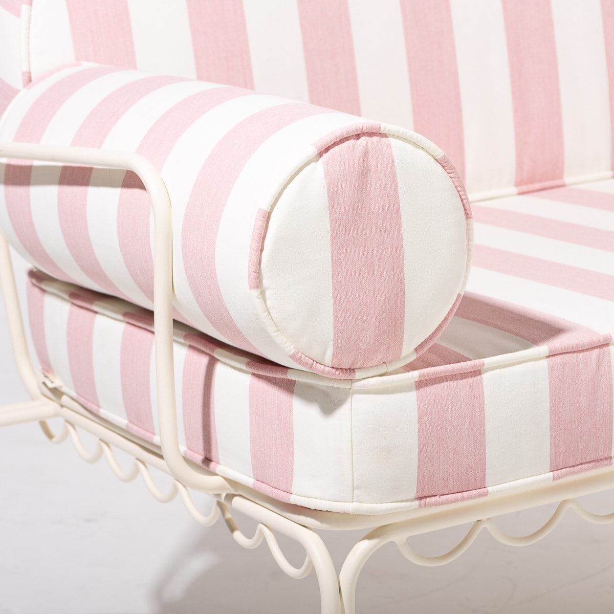The Al Fresco Love Seat