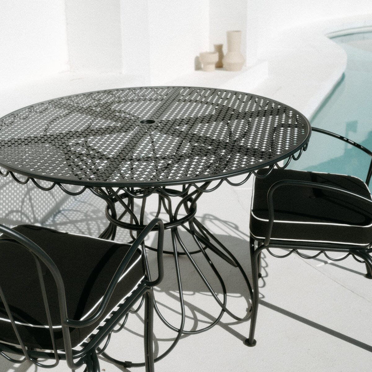 The Al Fresco Round Dining Set