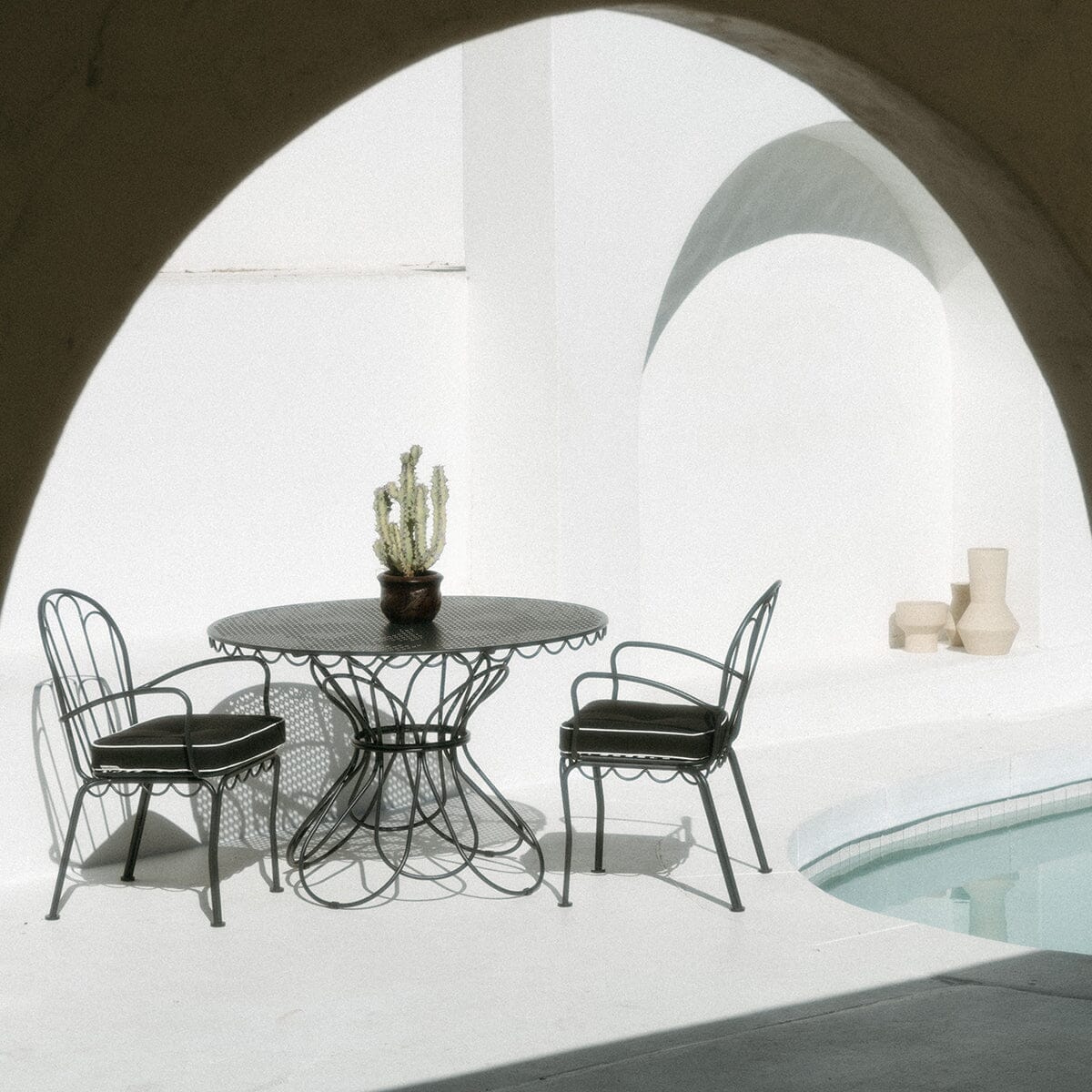 The Al Fresco Round Dining Set