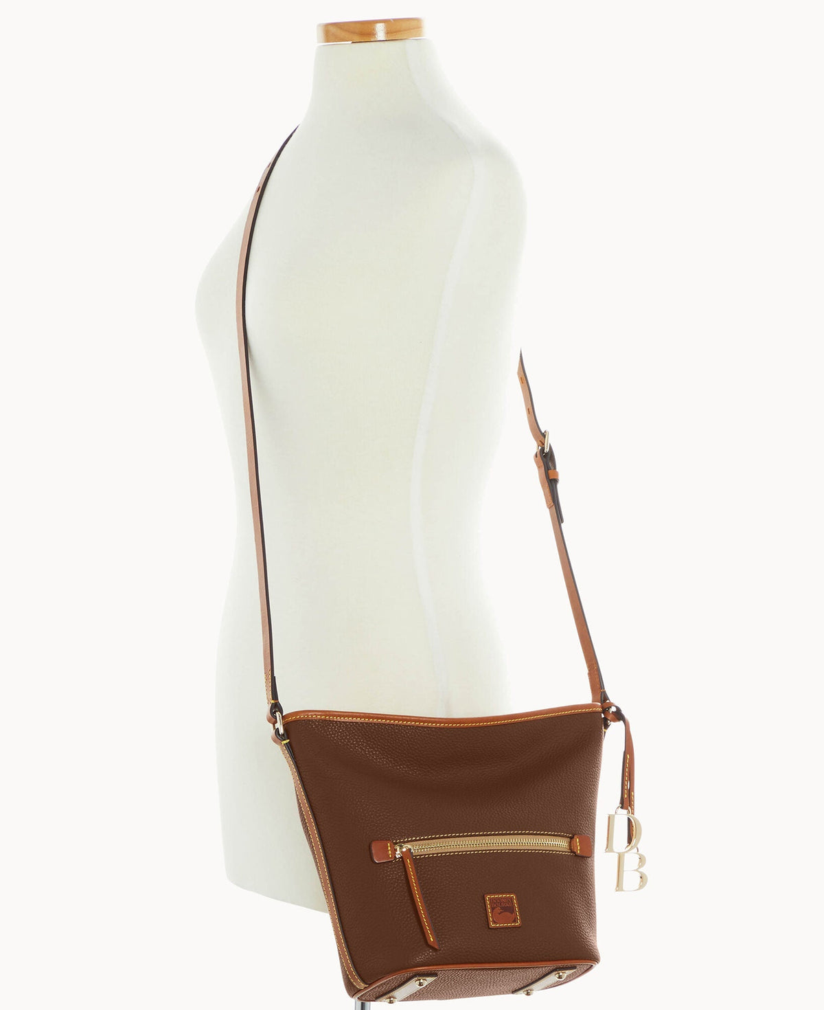 Pebble Grain Zip Sac
