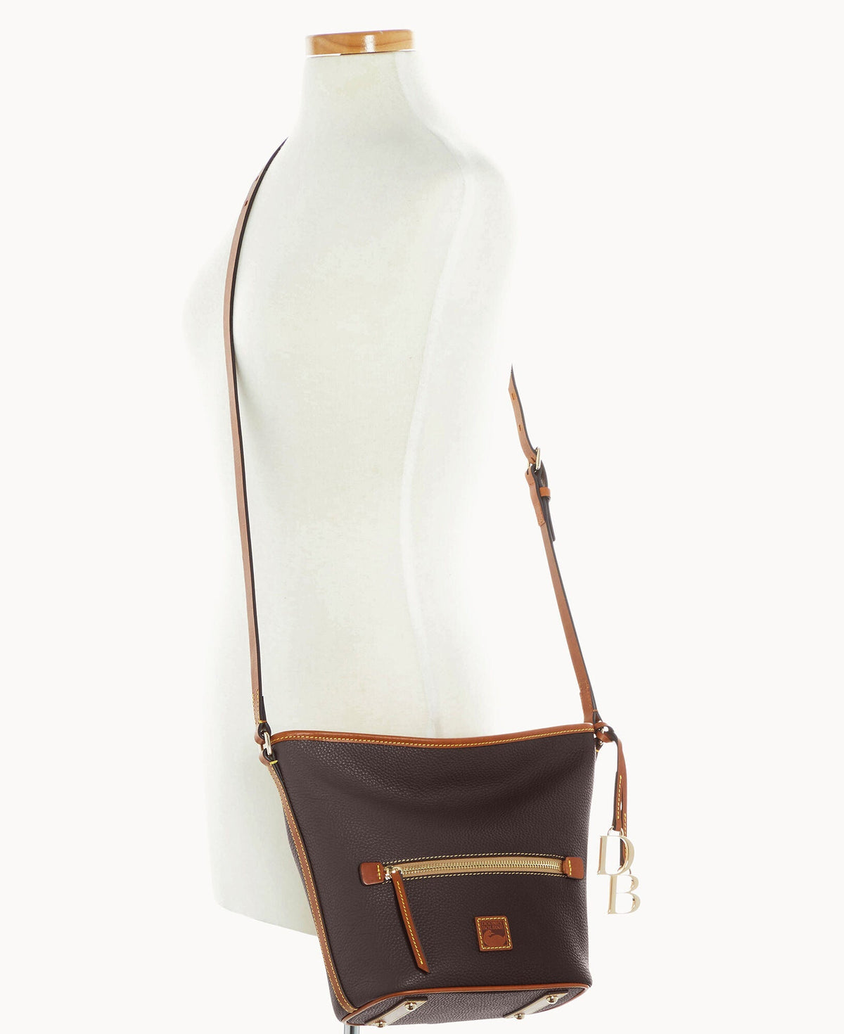 Pebble Grain Zip Sac