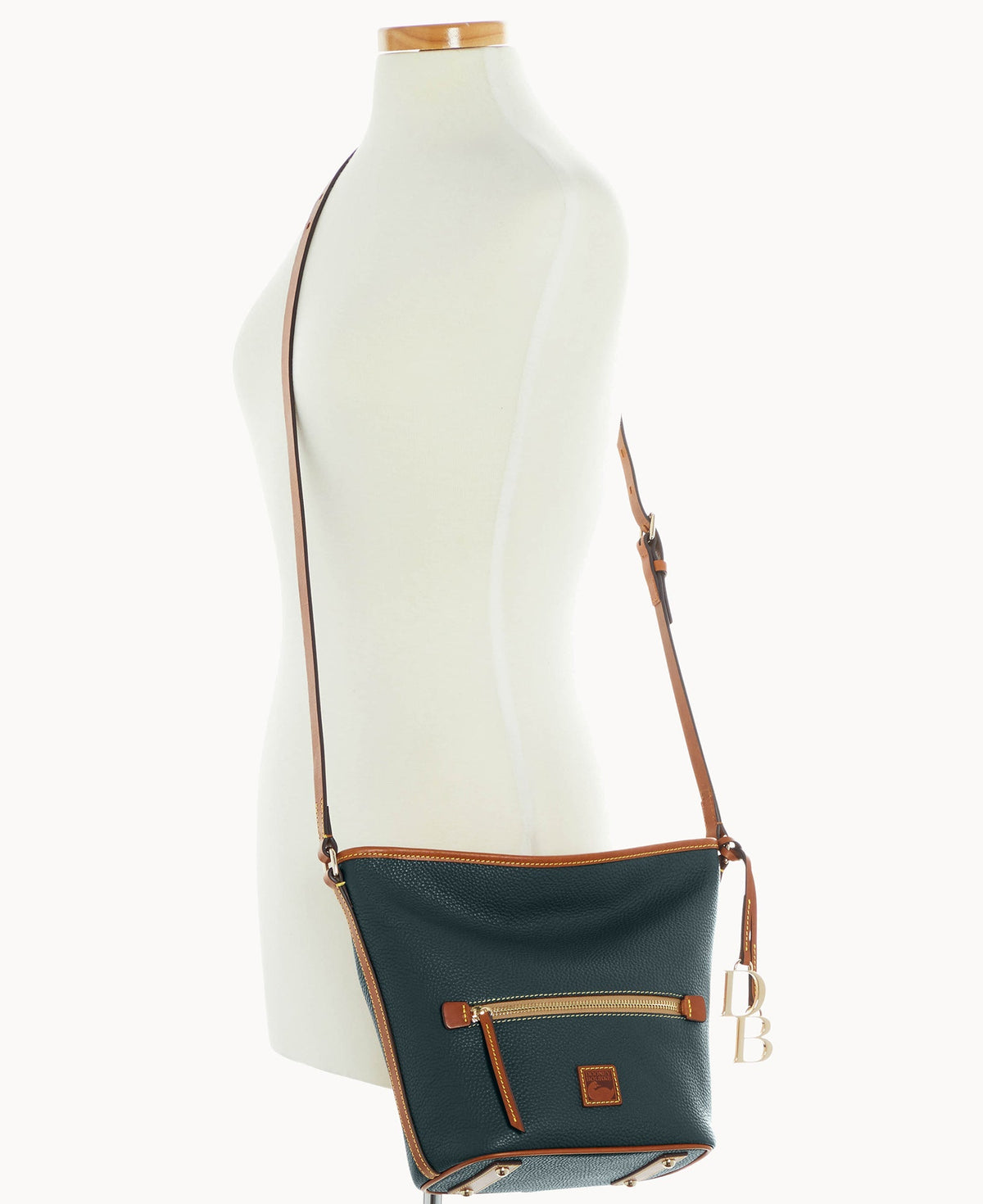 Pebble Grain Zip Sac