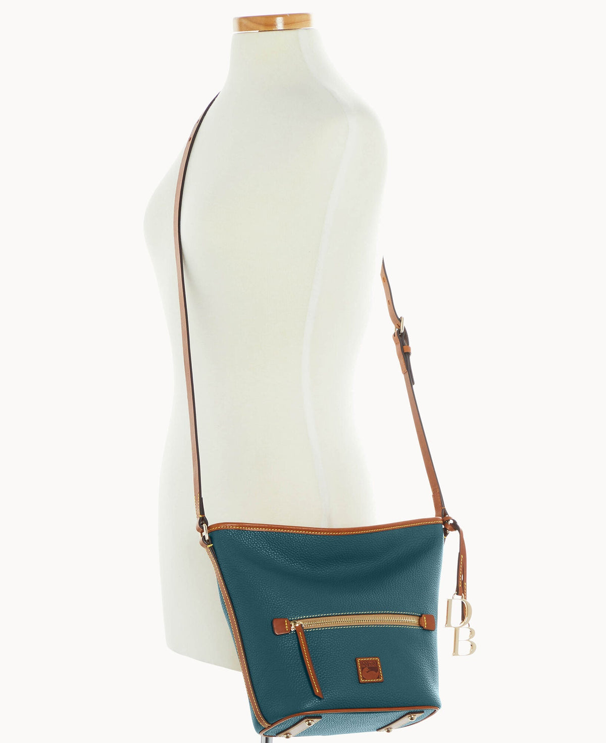 Pebble Grain Zip Sac