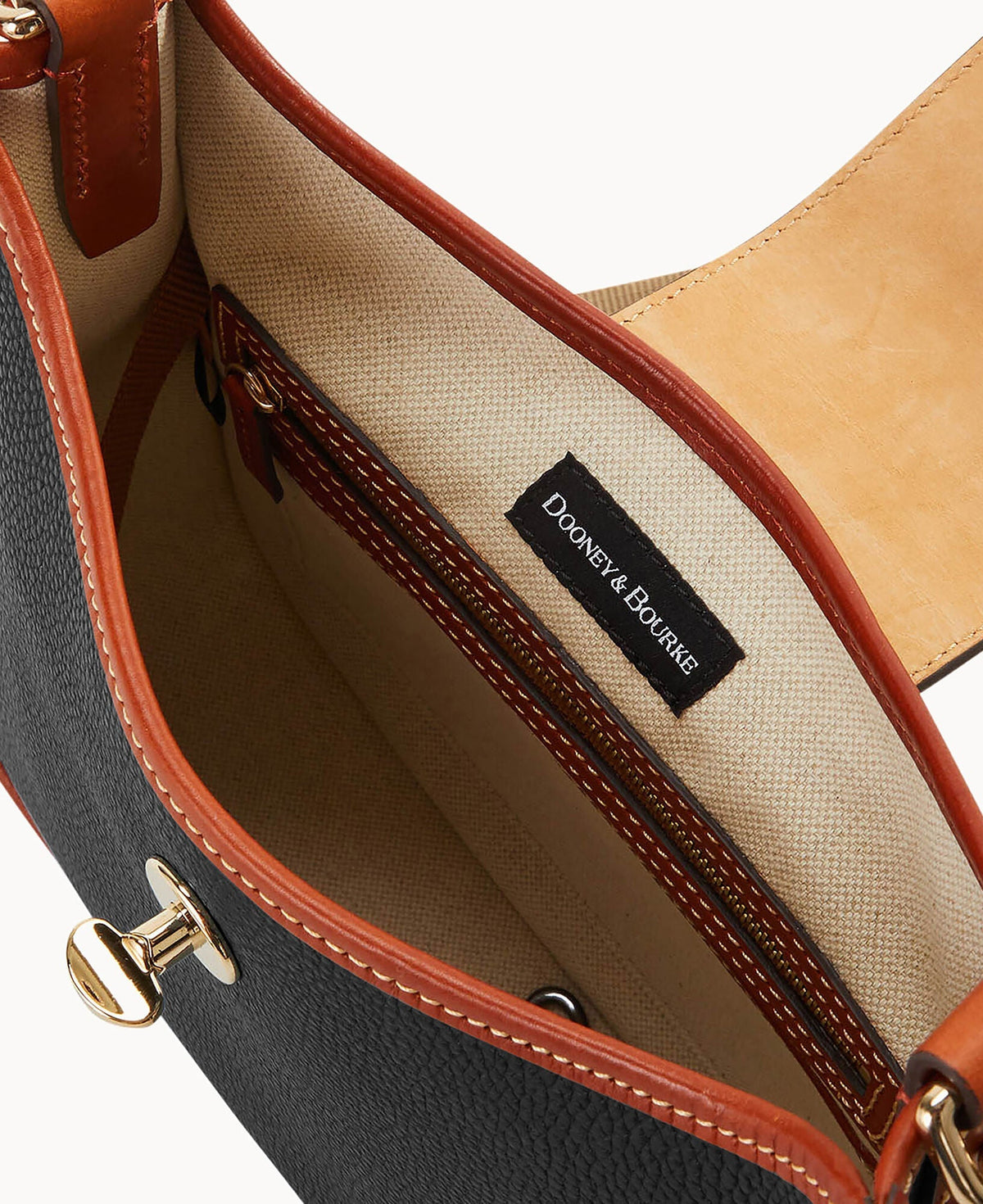 Pebble Turnlock Messenger 28