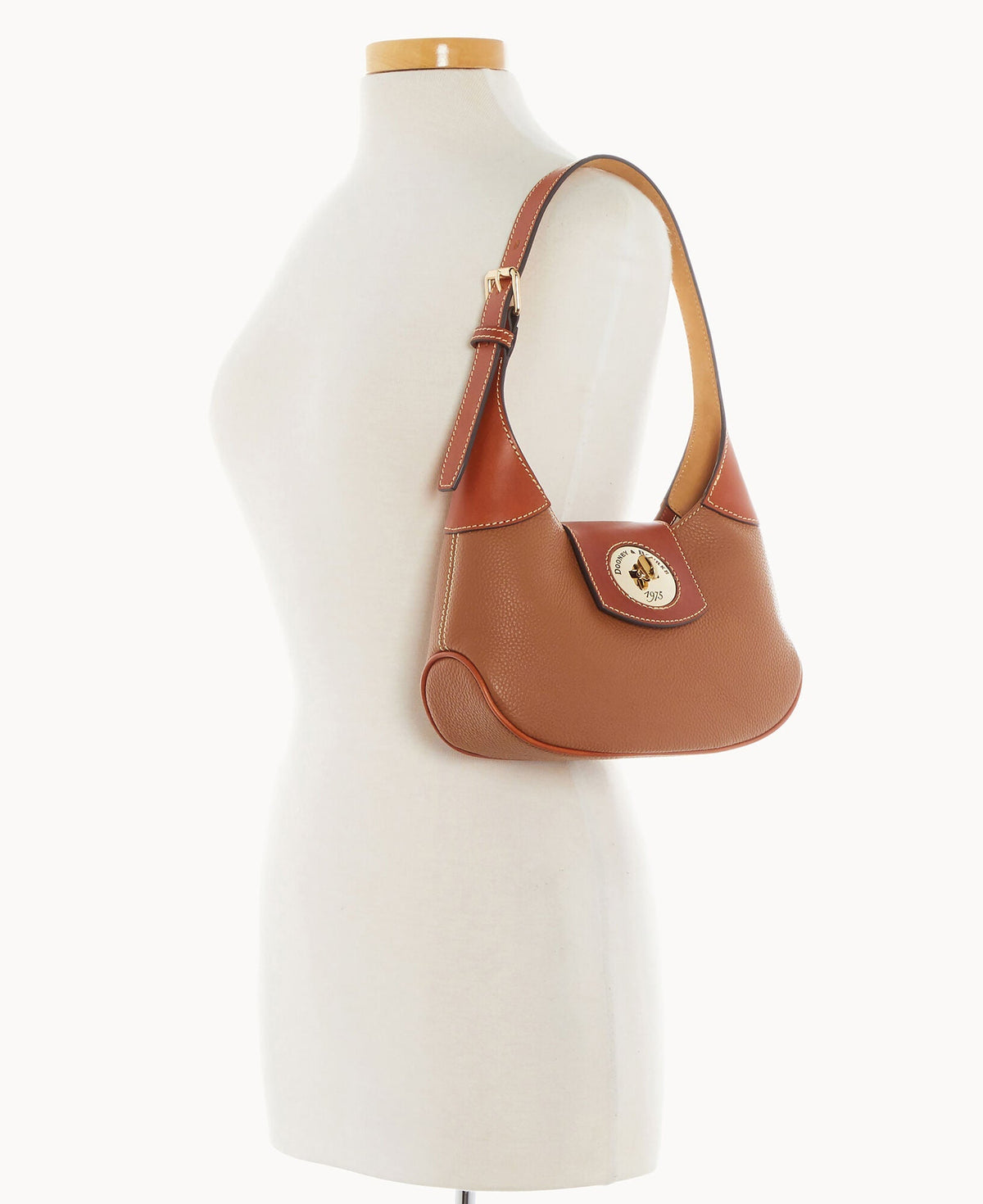 Pebble Turnlock Hobo 26