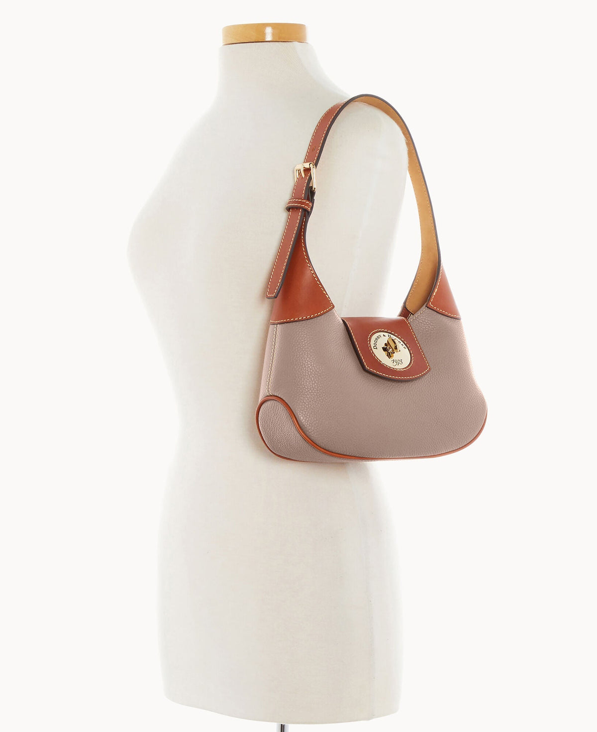 Pebble Turnlock Hobo 26