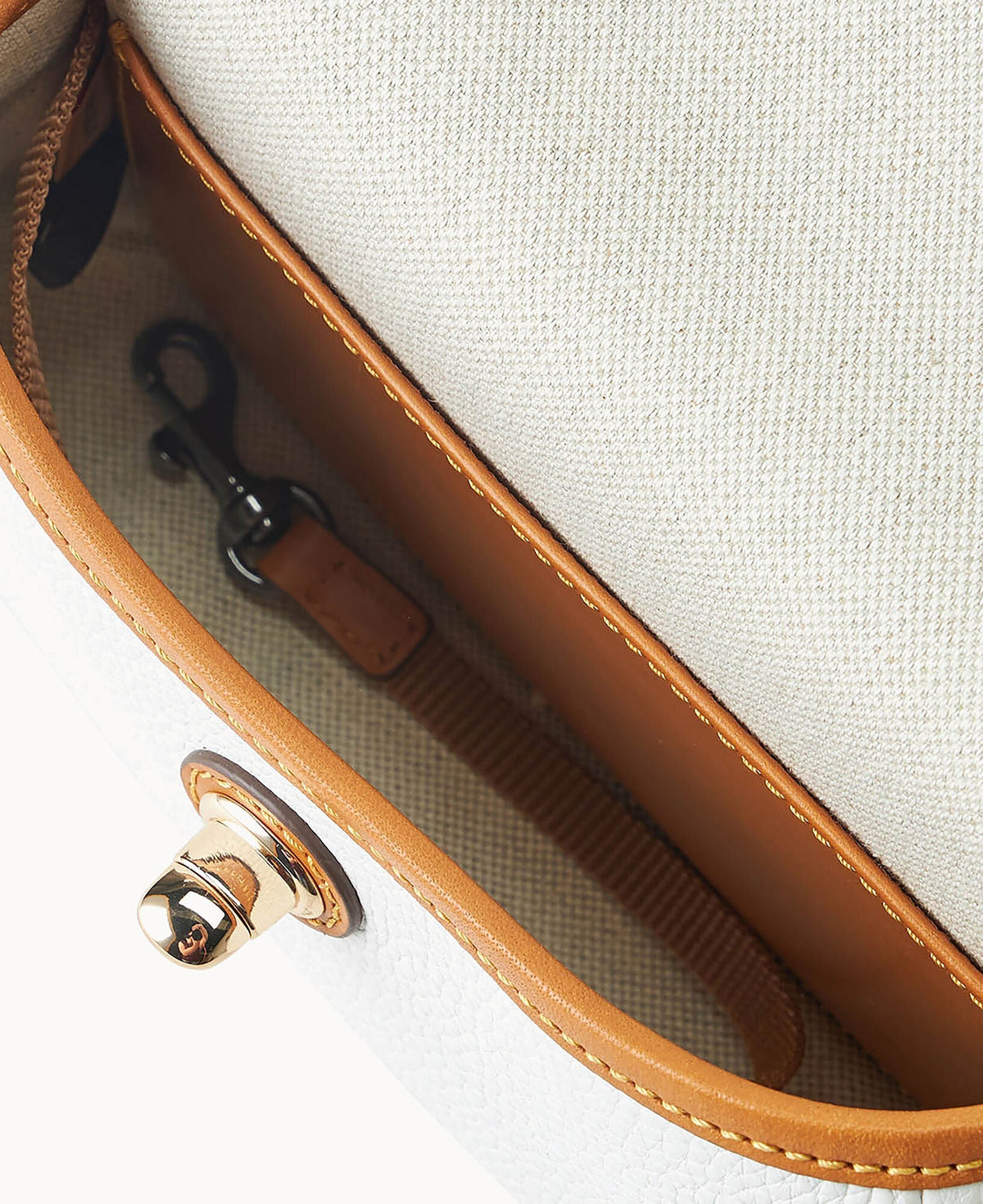 Pebble Grain Turnlock Crossbody 22