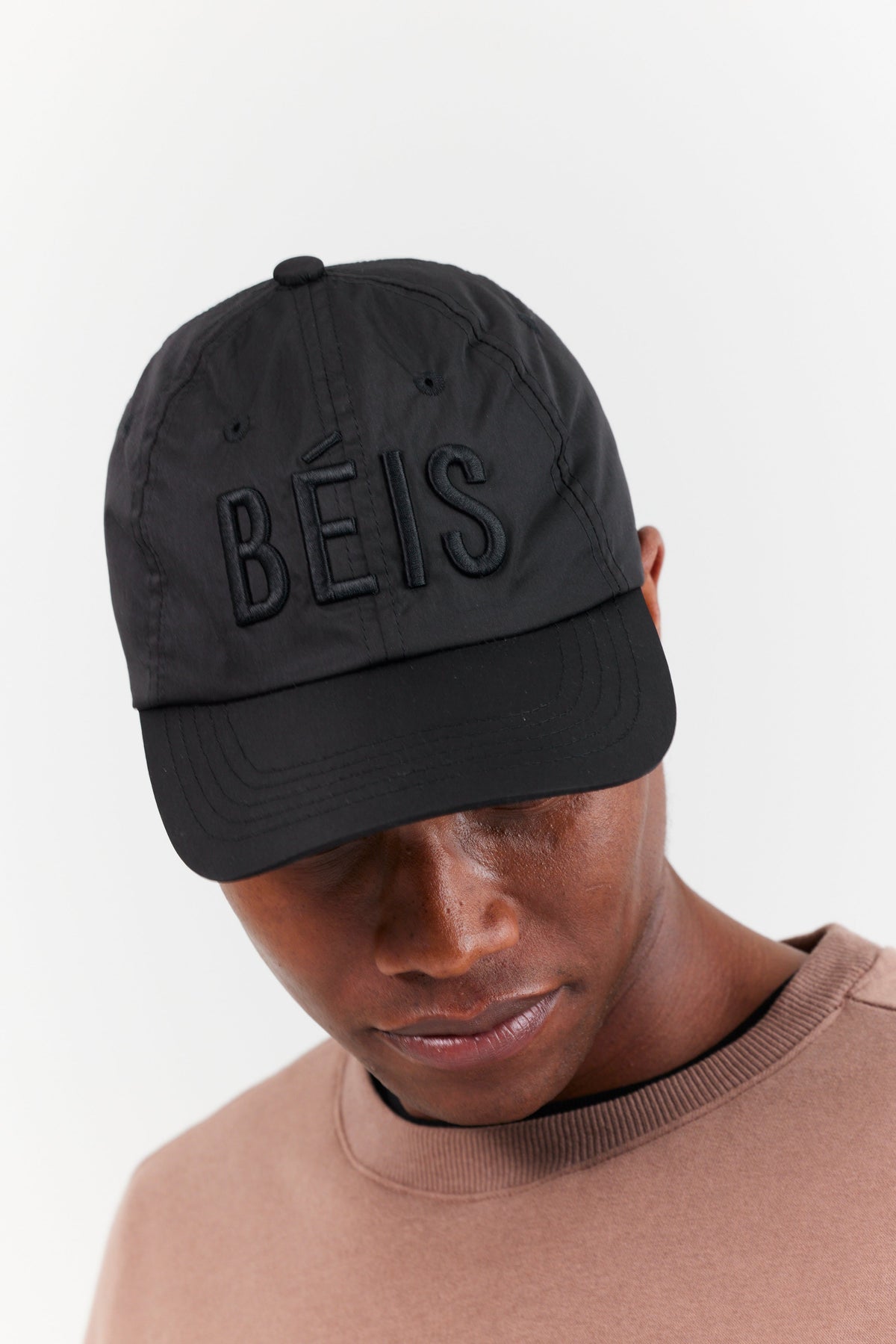 The BÉISball Cap in Black