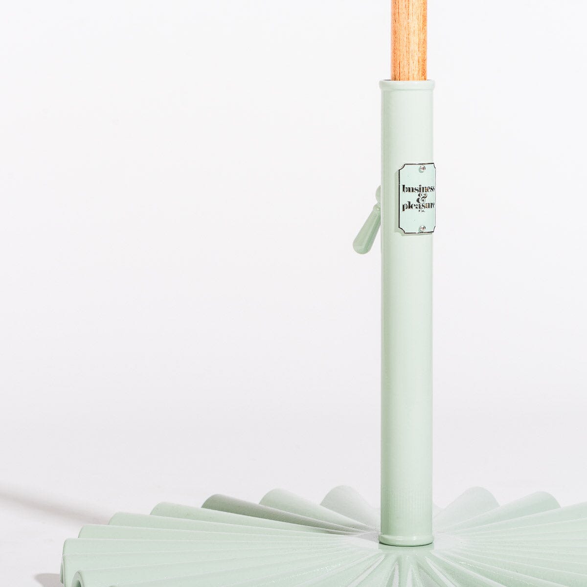 The Clamshell Base - 55 LB