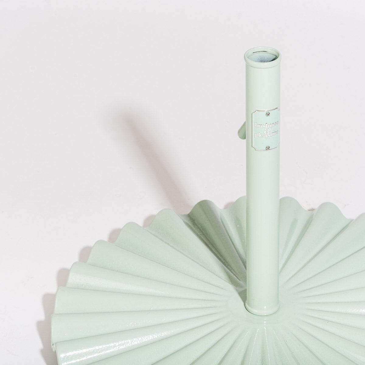 The Clamshell Base - 55 LB