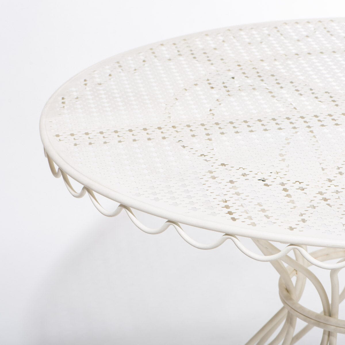 The Al Fresco Dining Table