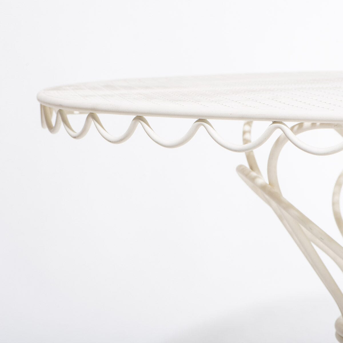 The Al Fresco Dining Table