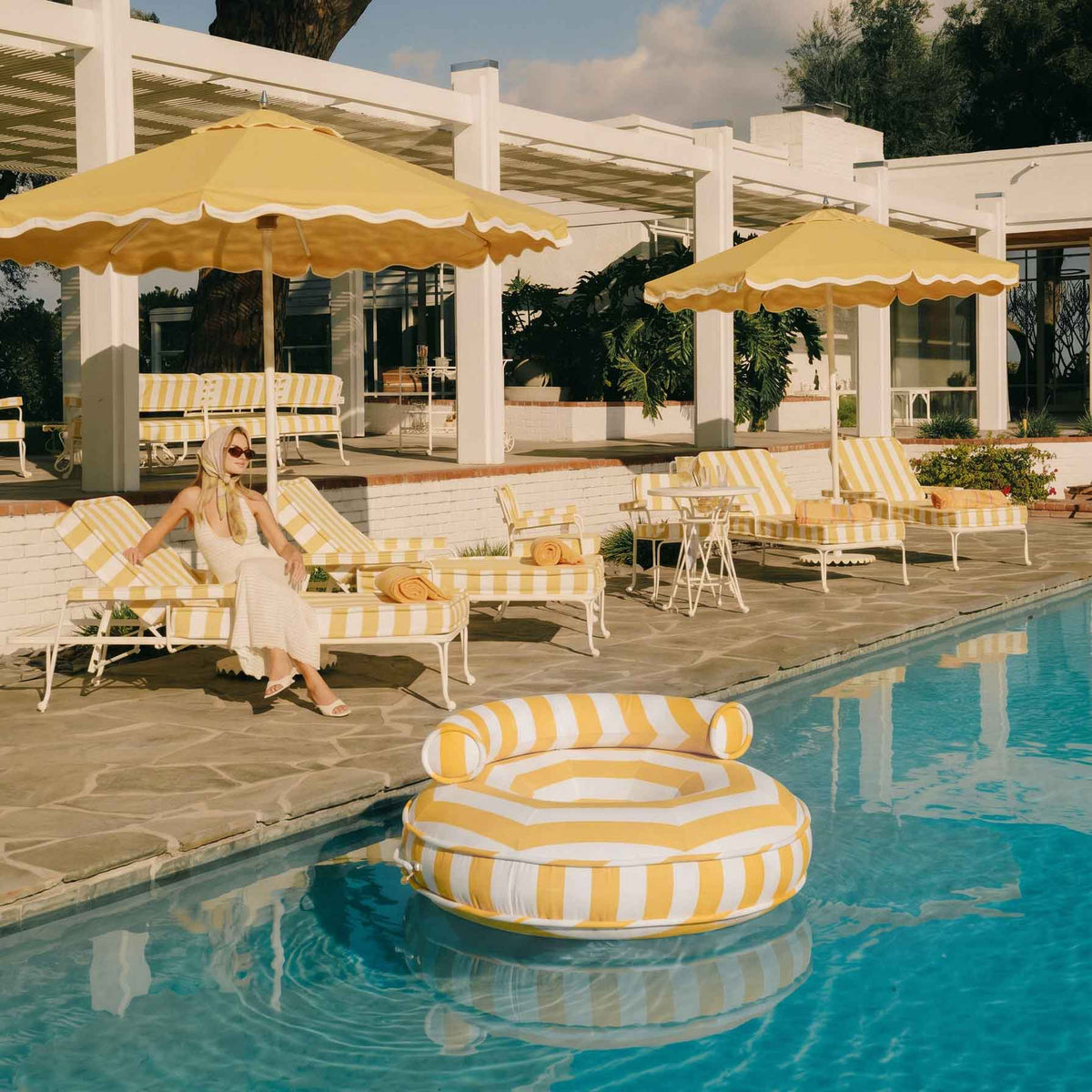 The Canvas Pool Ring