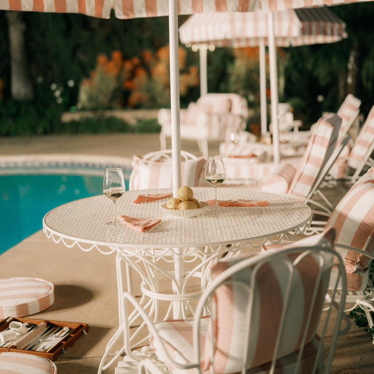 The Al Fresco Dining Table