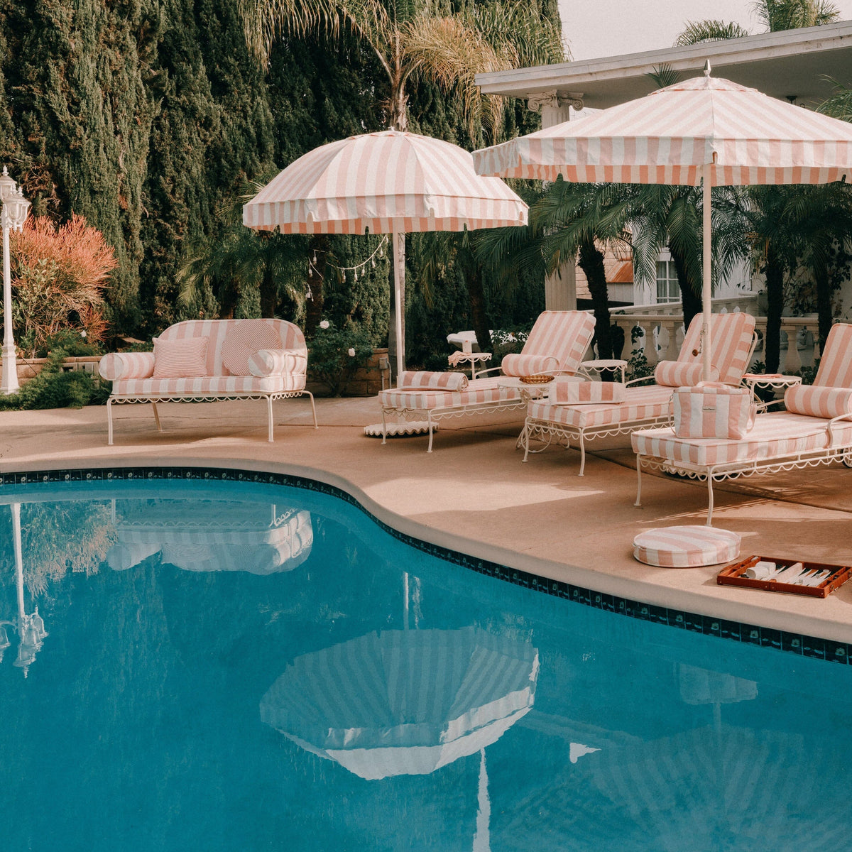 The Al Fresco Love Seat