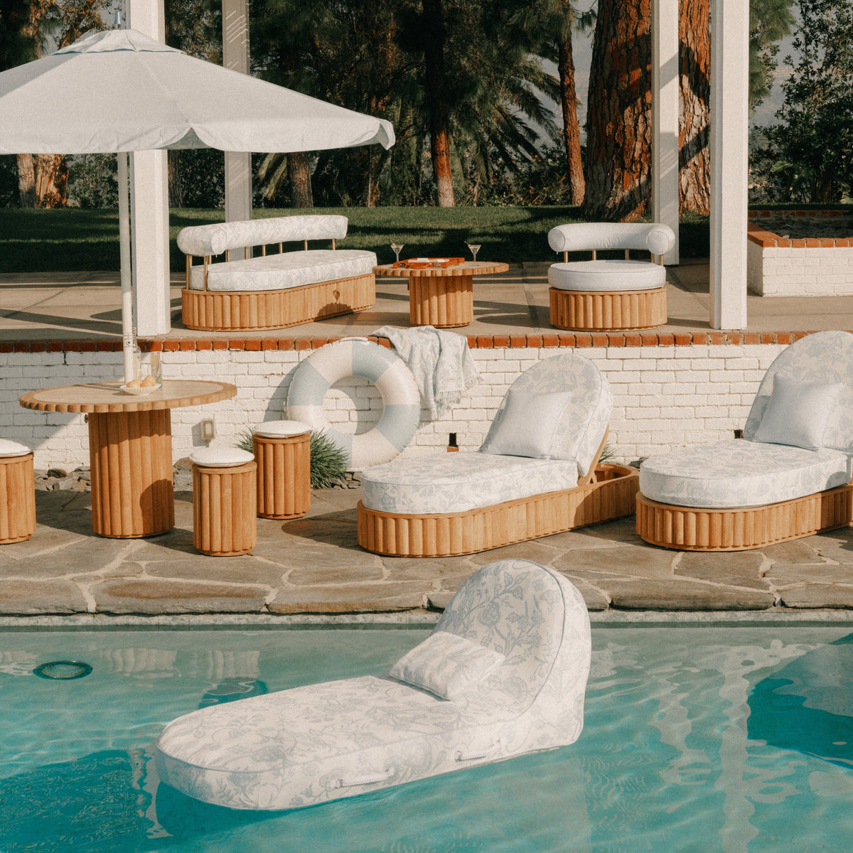 The Pool Lounger