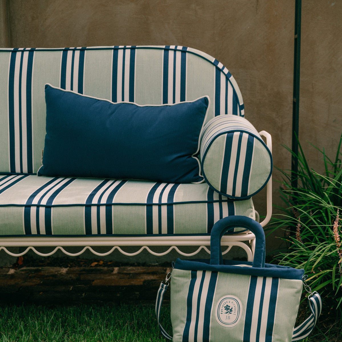 The Al Fresco Love Seat x Julia Berolzheimer