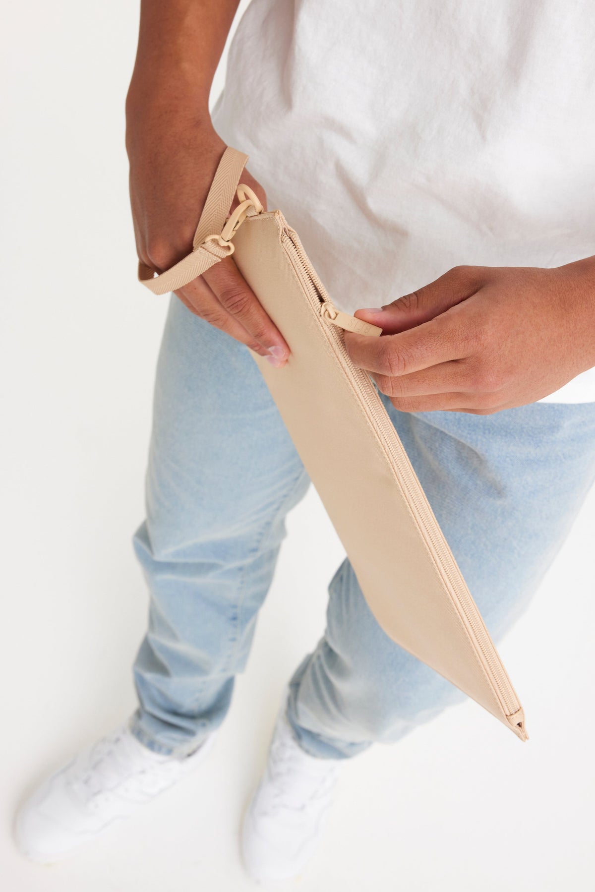 Resale The BÉISics Laptop Pouch in Beige