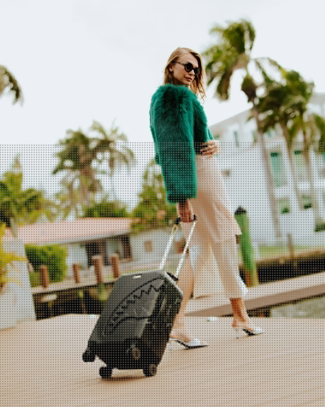 REALITY CHECK SHARKITECTURE CARRY-ON JETBLACK LUGGAGE (GOLD HARDWARE)
