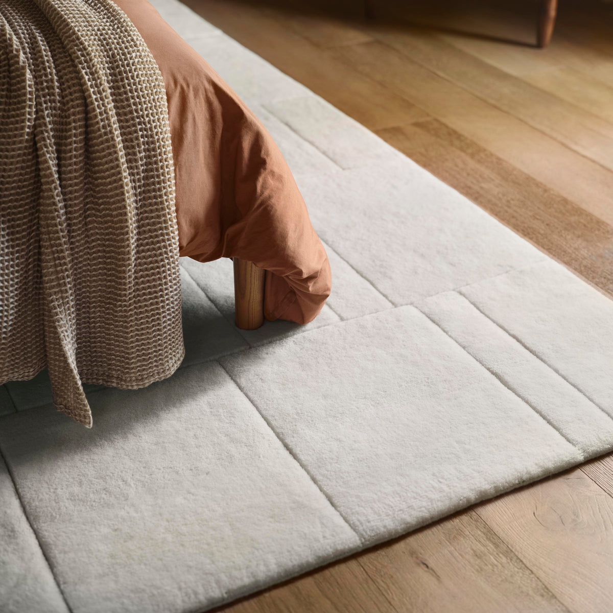 Aria Hand-Knotted Area Rug