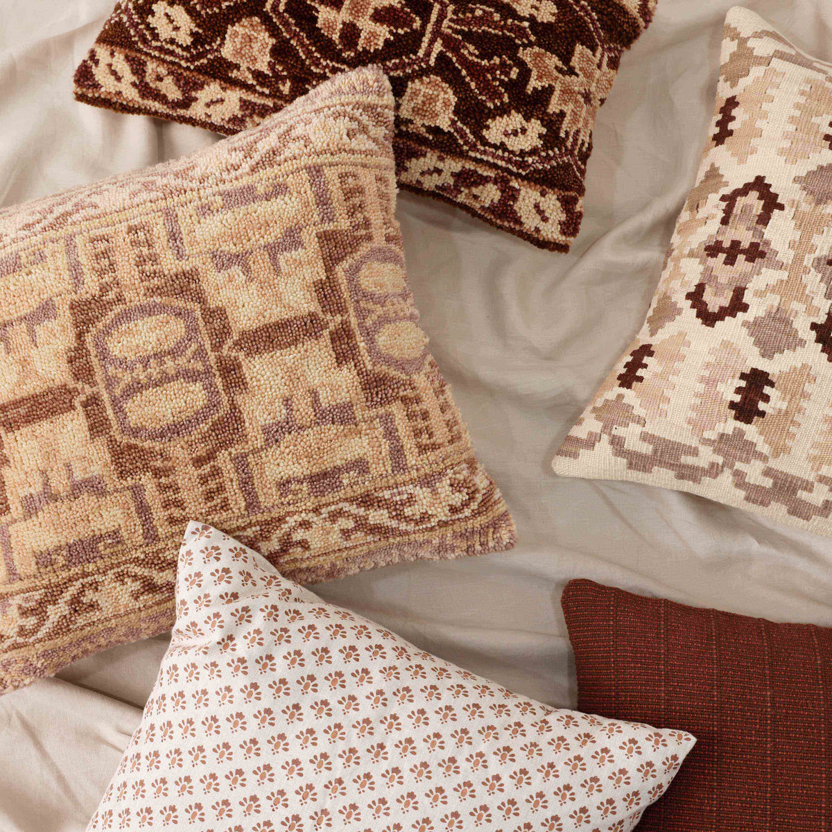Hana Hand-Knotted Pillow