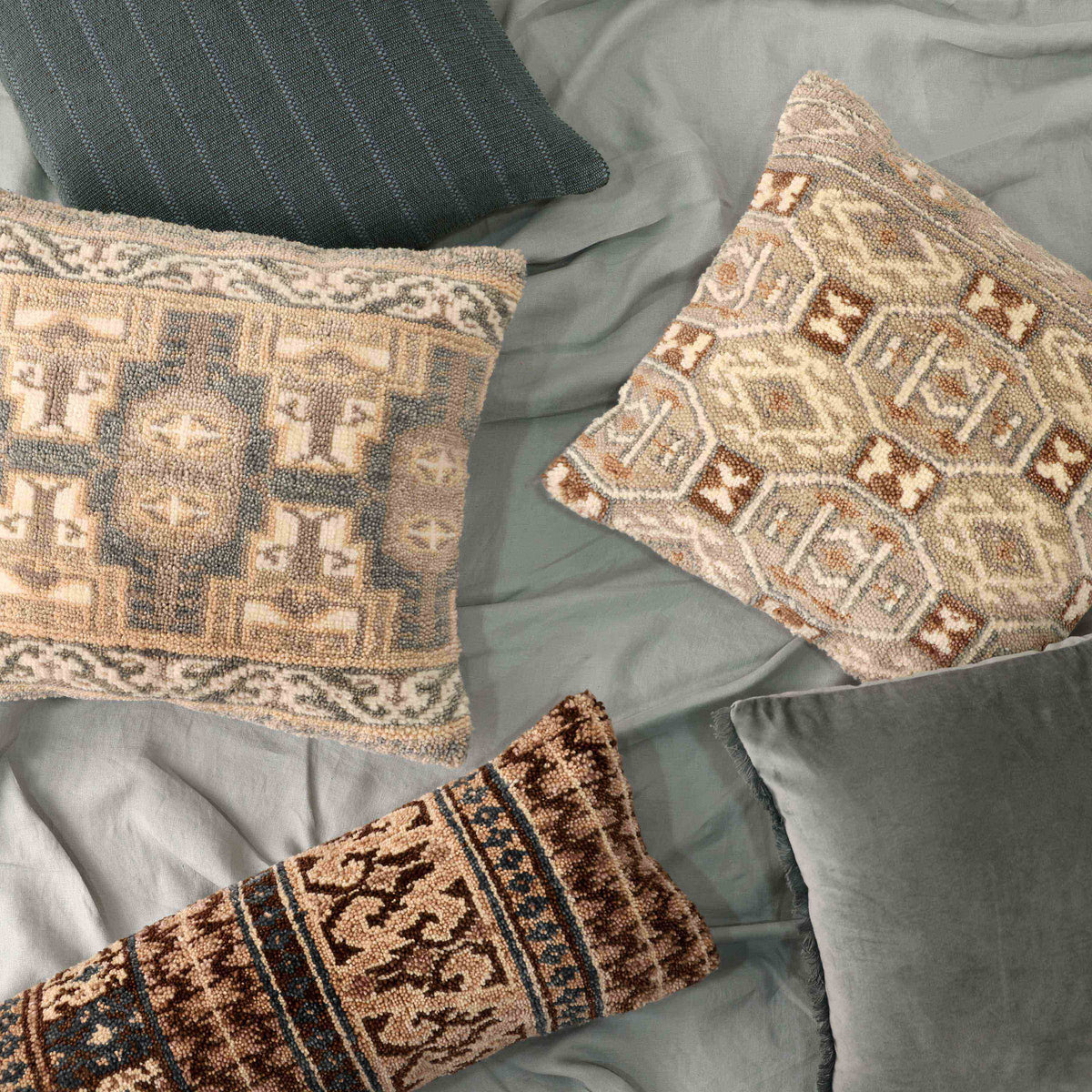 Hana Hand-Knotted Pillow