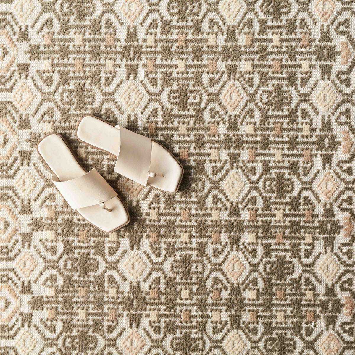 Hanita Hand-Knotted Area Rug