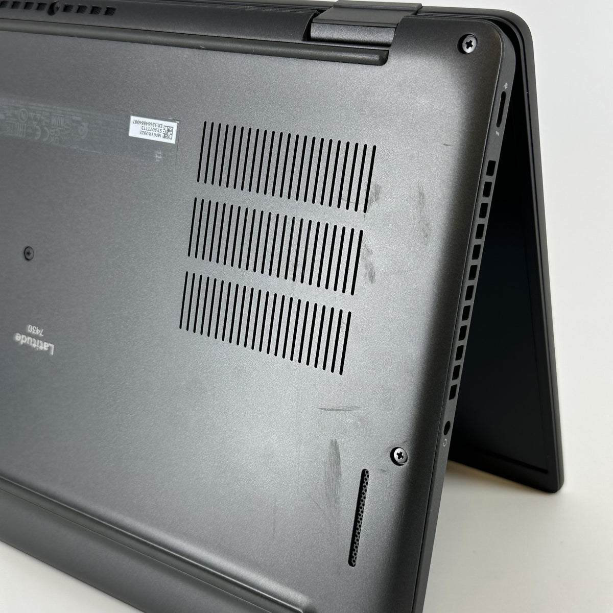Dell Latitude 7430 14 Black 2.2 GHz Intel Core i7 12th Gen. 16GB RAM