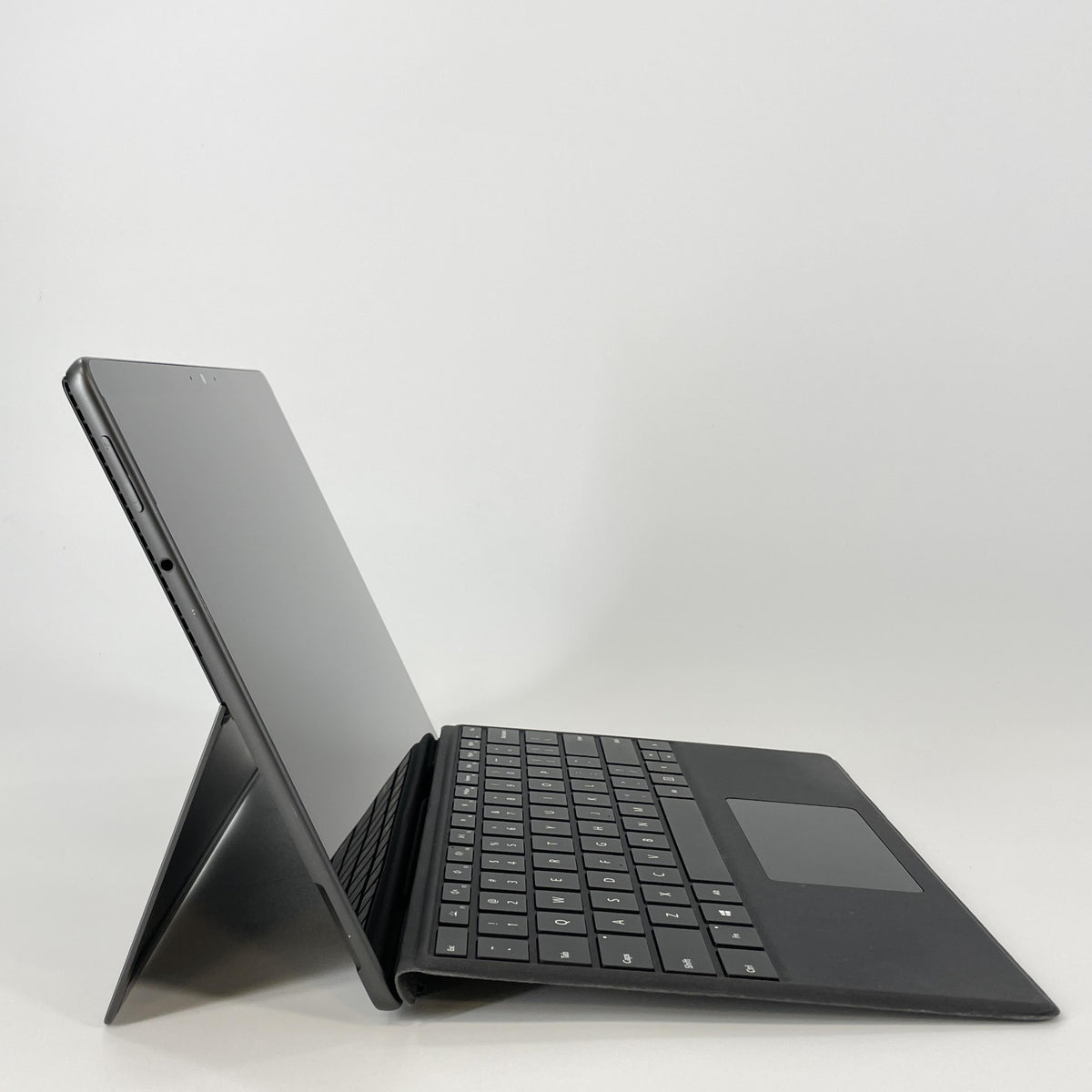Microsoft Surface Pro 8 13 Black WiFi 3.0 GHz Intel Core i7 11th Gen.